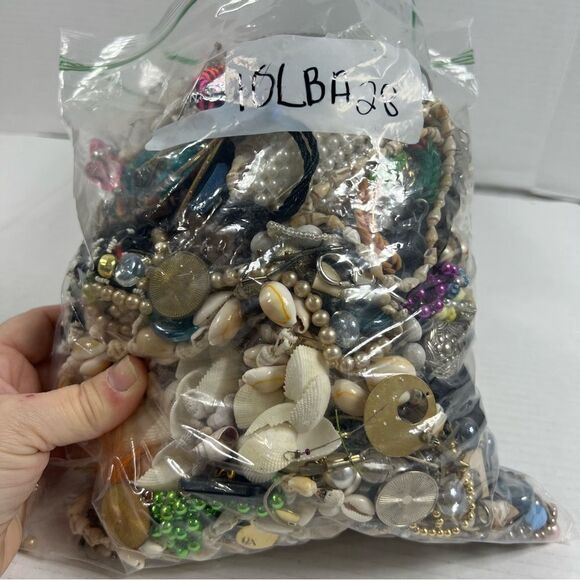 Crafters jewelry and junk drawer 5lbs vintage to current 5 pound scoop - Picture 1 of 8